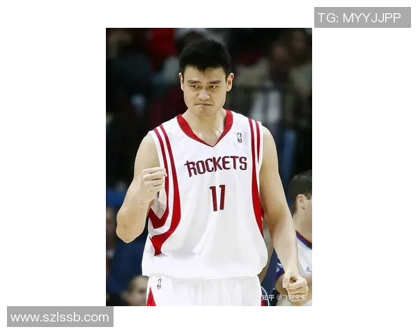 姚明身材与肌肉的完美结合展现篮球巨星的力量与魅力 姚明身材与肌肉的完美结合展现篮球巨星的力量与魅力