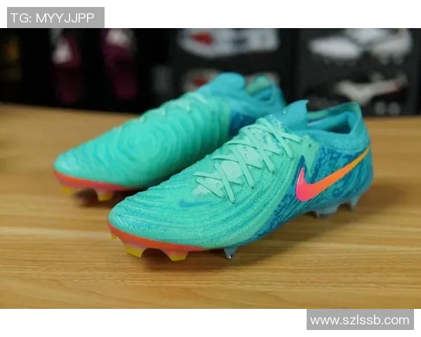 足球明星的鞋号39揭秘：如何影响他们的比赛表现与风格